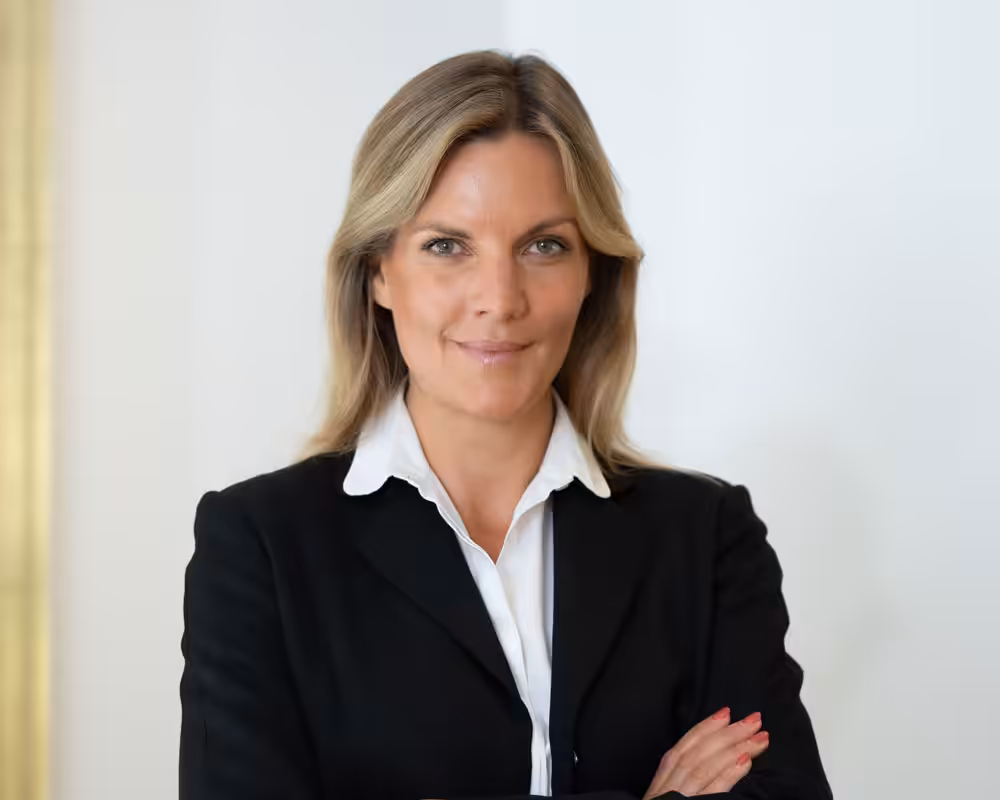 Porträt von Alexandra Bichlmaier, Rechtsanwältin und Mitglied des Aufsichtsrats bei ALPINA Parking & Mobility