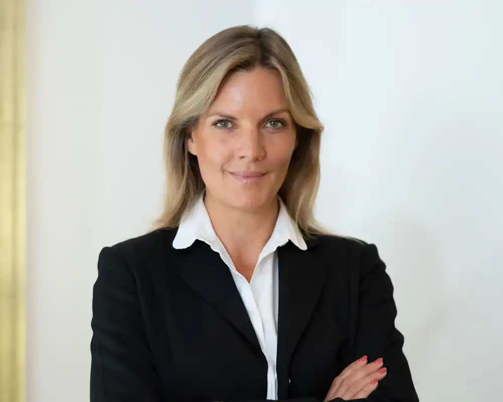 Porträt von Alexandra Bichlmaier, Rechtsanwältin und Mitglied des Aufsichtsrats bei ALPINA Parking & Mobility