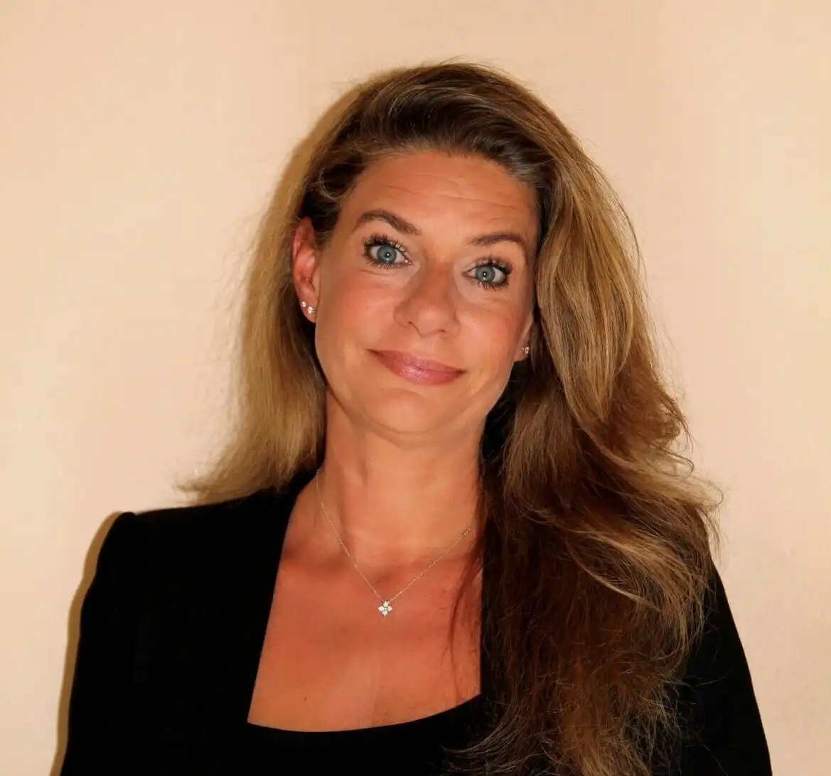 Porträt von Mira Müller-Liebhafsky, Of Counsel und Head of Legal bei ALPINA Parking & Mobility